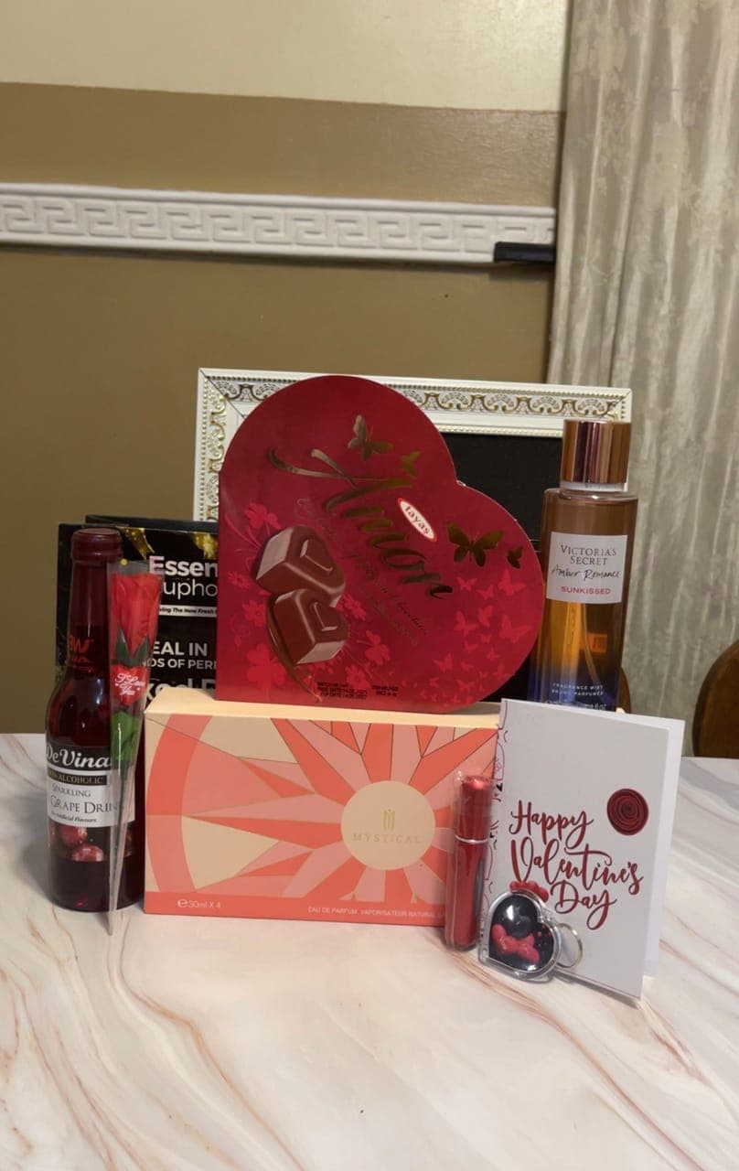Valentine perfume gift set