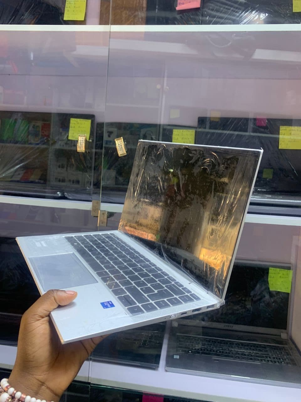 HP Elitebook 1040 G8