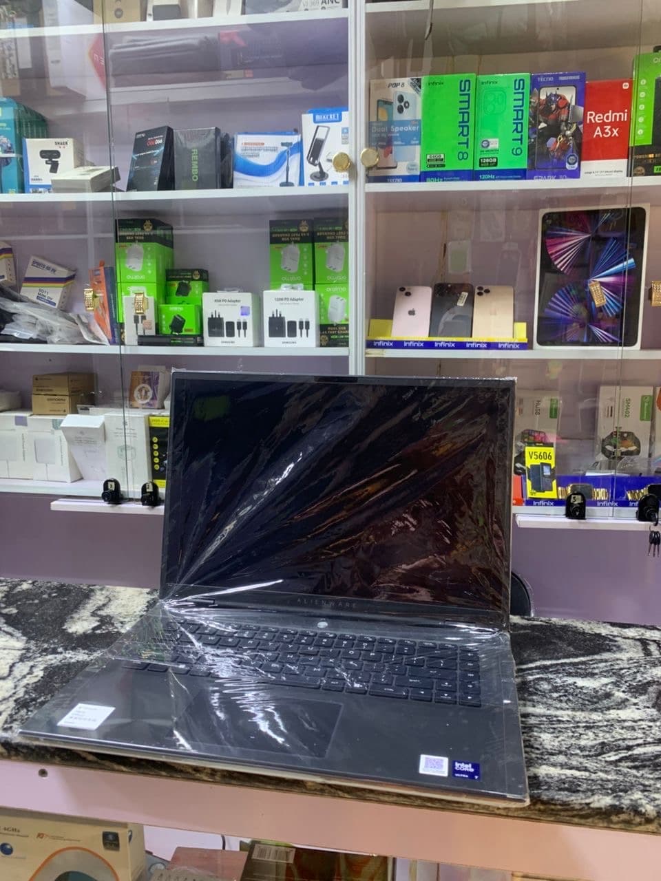 Alienware M16